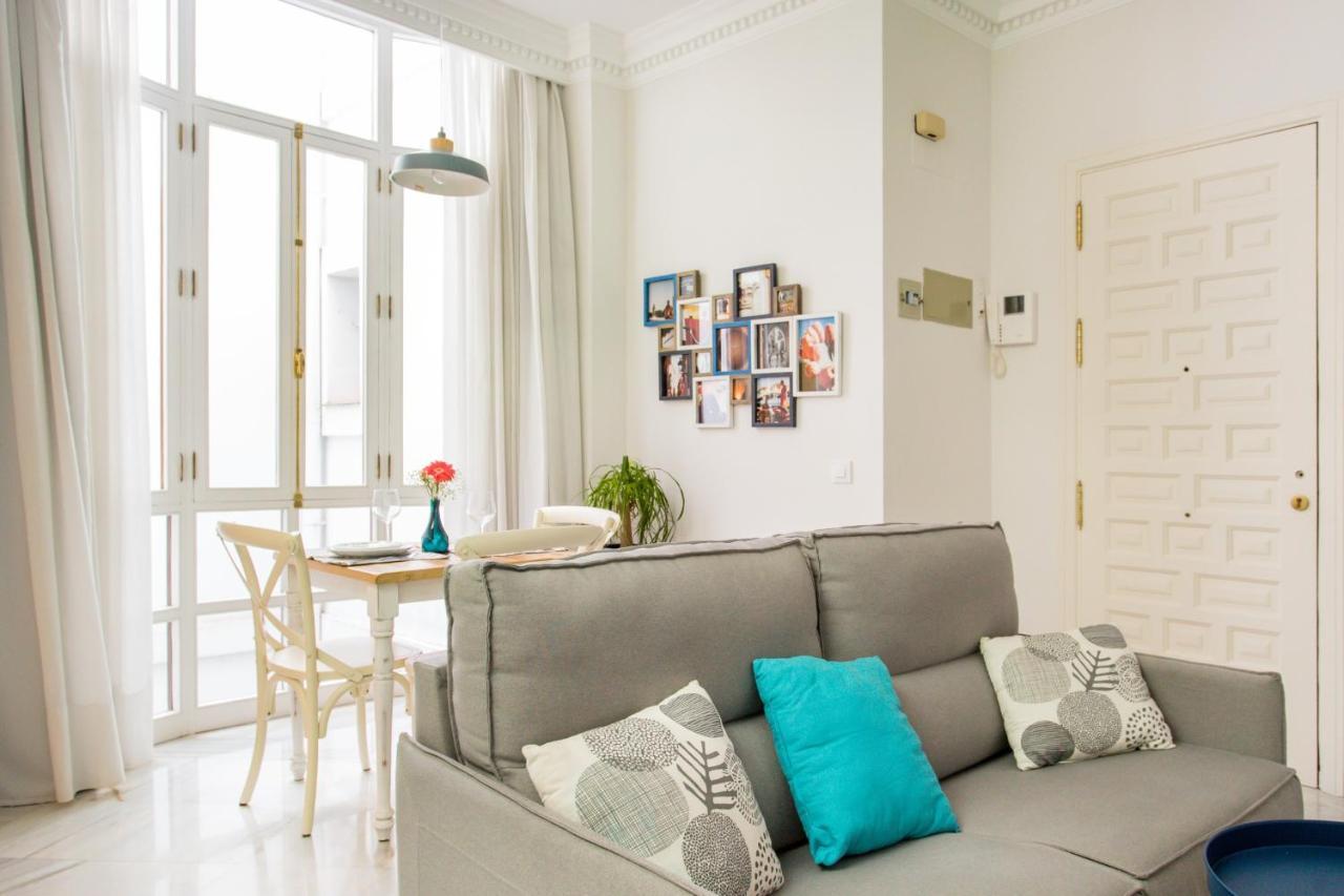 Magico Apartamento En Casa Palacio Del Siglo XVII Seville Exterior photo