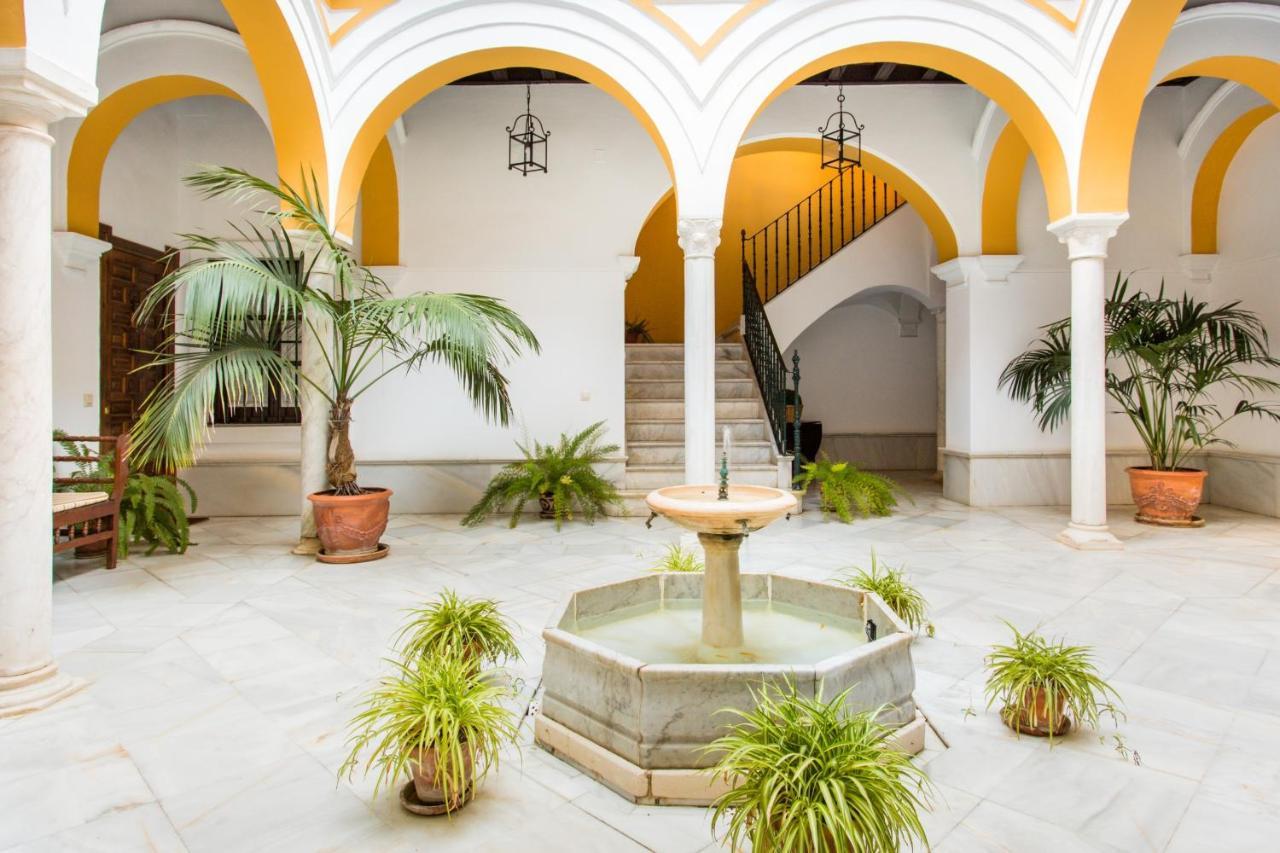 Magico Apartamento En Casa Palacio Del Siglo XVII Seville Exterior photo