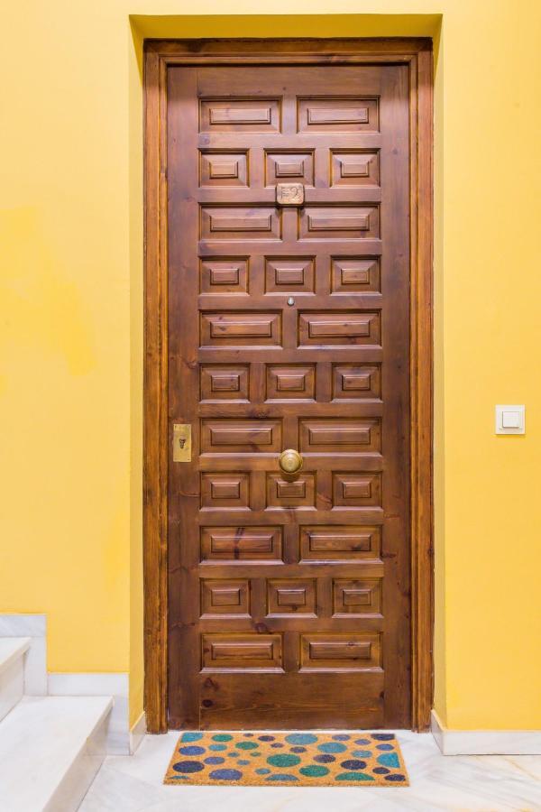 Magico Apartamento En Casa Palacio Del Siglo XVII Seville Exterior photo