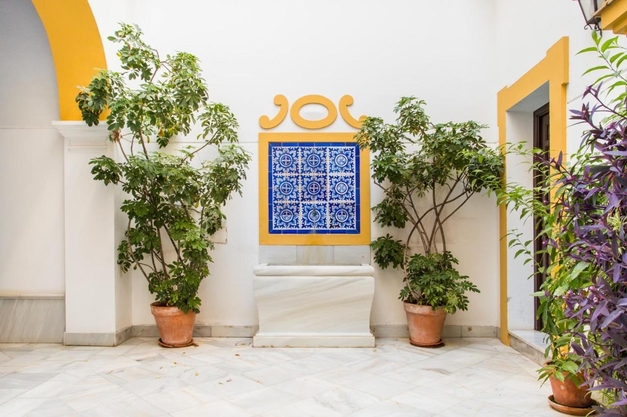 Magico Apartamento En Casa Palacio Del Siglo XVII Seville Exterior photo