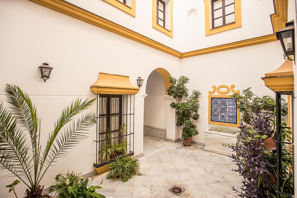 Magico Apartamento En Casa Palacio Del Siglo XVII Seville Exterior photo